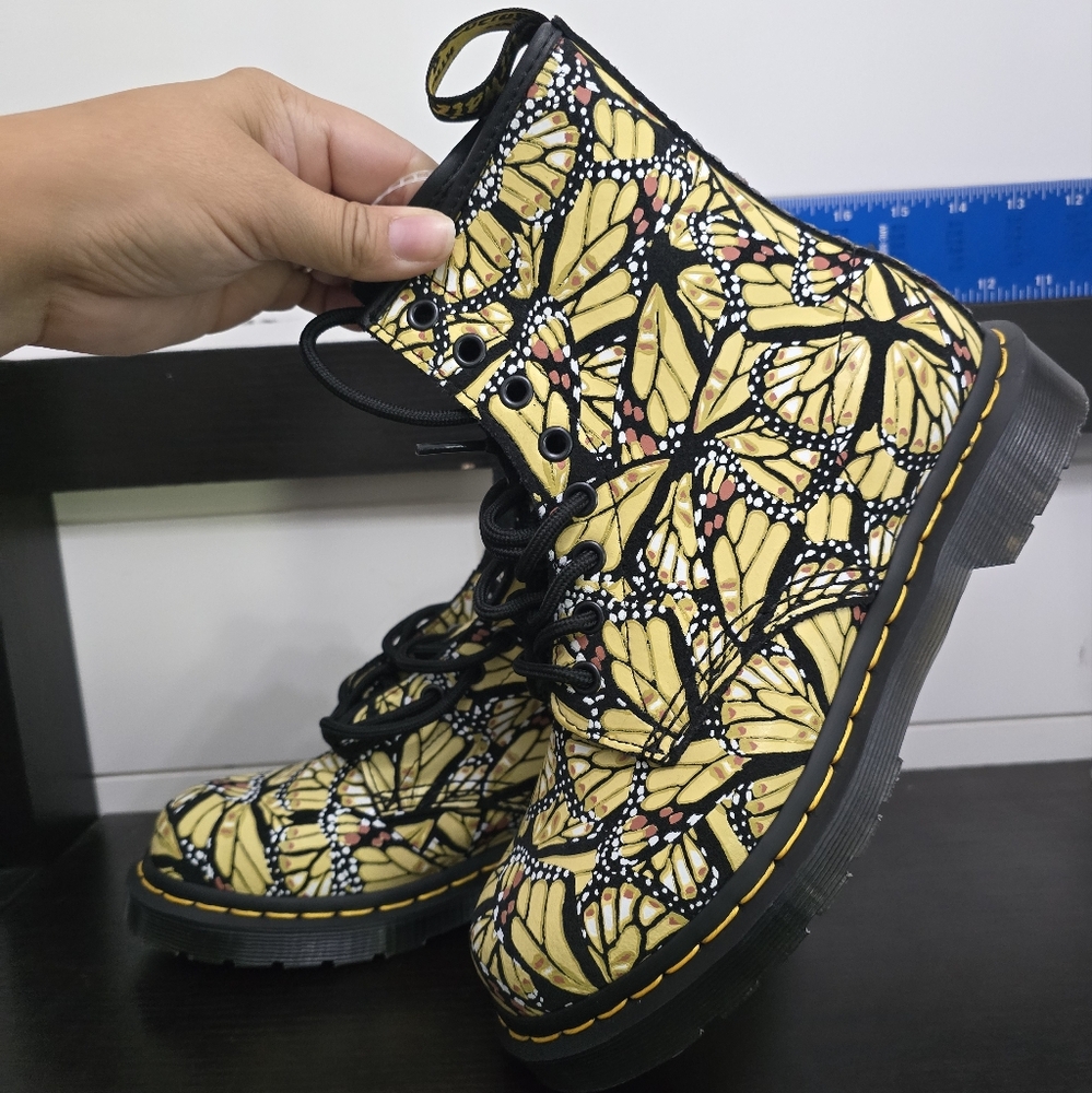 NEW Womens Dr. Martens 1460 Eye Boot Butterfly Yellow Boots Shoes Sz 6 - Picture 11 of 15